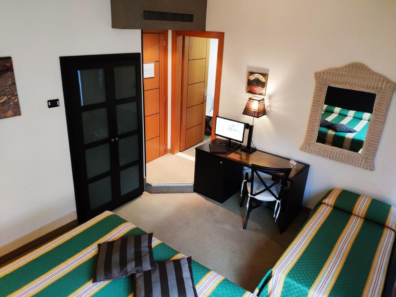 Triple Room with Private Bathroom,747071276:JPEG